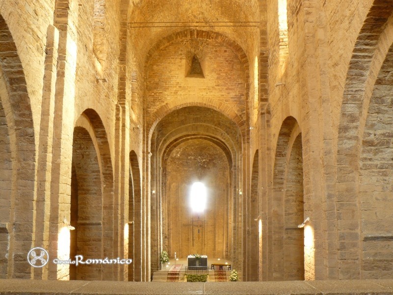 Cardona. Sant Vicen. Interior de la nave central